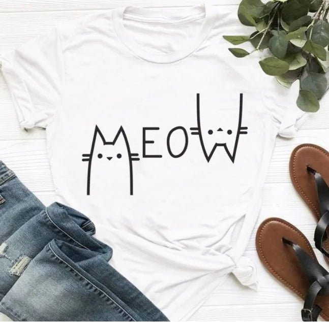 Cat T-Shirt with Letter Print Design - Feline the Love